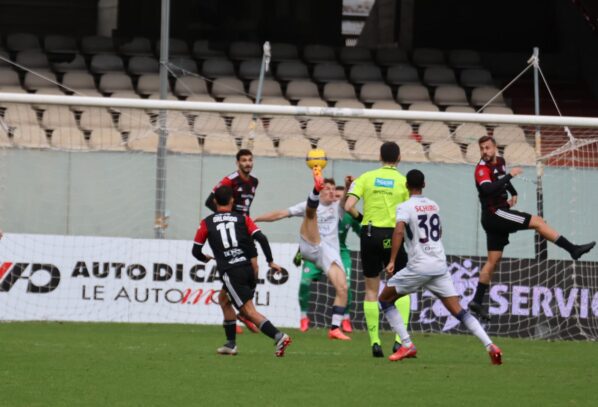 È un Foggia col freno a mano tirato quello che va a Crotone?