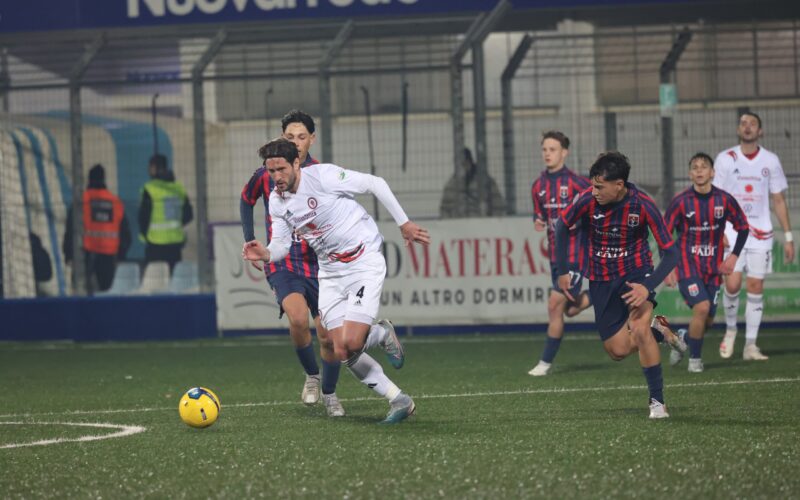 Il Foggia sbriga la pratica con il Taranto baby (0-3), risultato che lunedì potrebbe essere cancellato