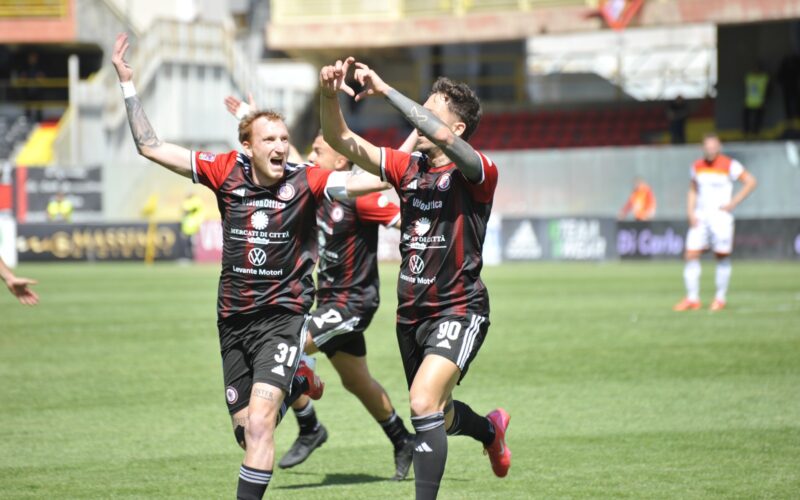 Playout: La fotocronaca di Foggia-Messina