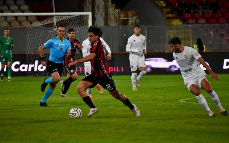 Foggia e il passo del gambero. Ancora una sconfitta casalinga. L’Altamura vince con un calcio di rigore