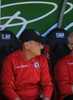 Di Bari ha esordito come mister di Serie C contro il Foggia. Anzi, no…