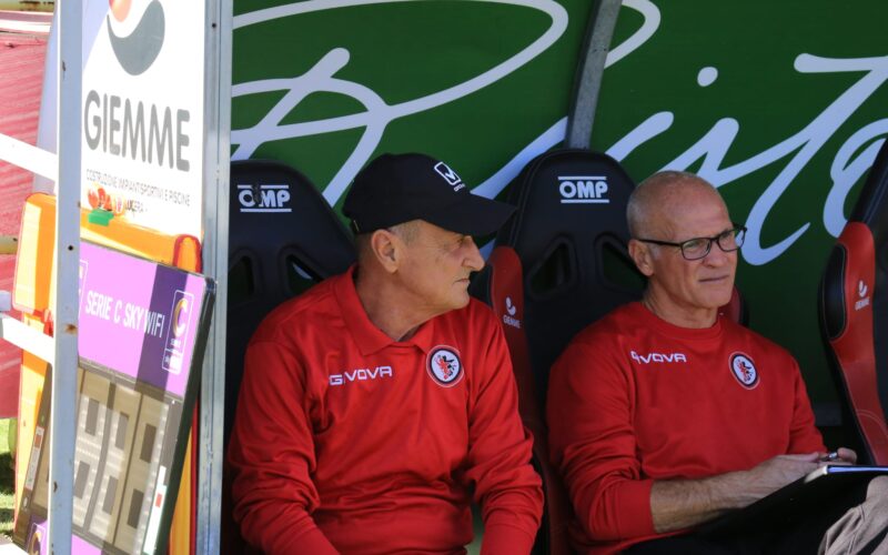 Di Bari ha esordito come mister di Serie C contro il Foggia. Anzi, no…
