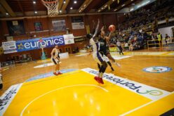 Dopo un primo tempo difficile, una arrembante Cestistica non basta. Nel finale vince PSA
