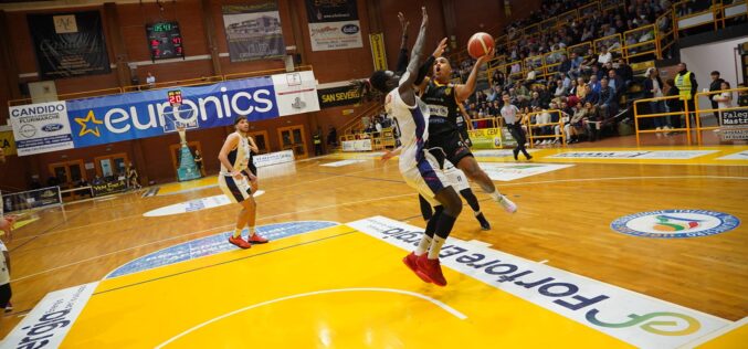 Dopo un primo tempo difficile, una arrembante Cestistica non basta. Nel finale vince PSA