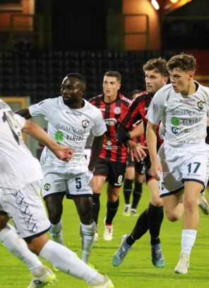 Cavese-Foggia alla giornata 33 finisce sempre col segno X