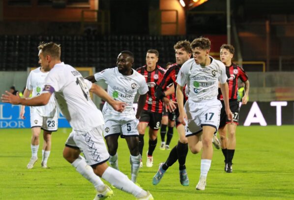 Cavese-Foggia alla giornata 33 finisce sempre col segno X