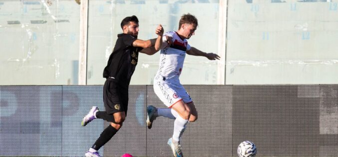 Crederci sempre, arrendersi mai. Arriva il pari (2-2) a Siracusa in tempo di recupero con un super Garofalo