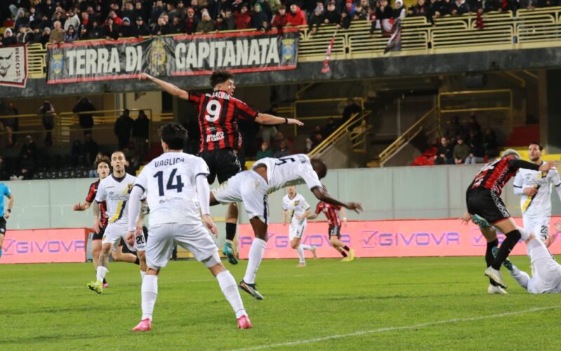 Per il Foggia c’è il campo tabù del Giugliano