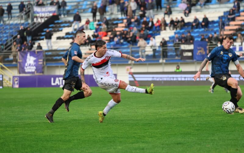 Un brutto Foggia cede con troppa facilità tre punti al Latina (2-0)