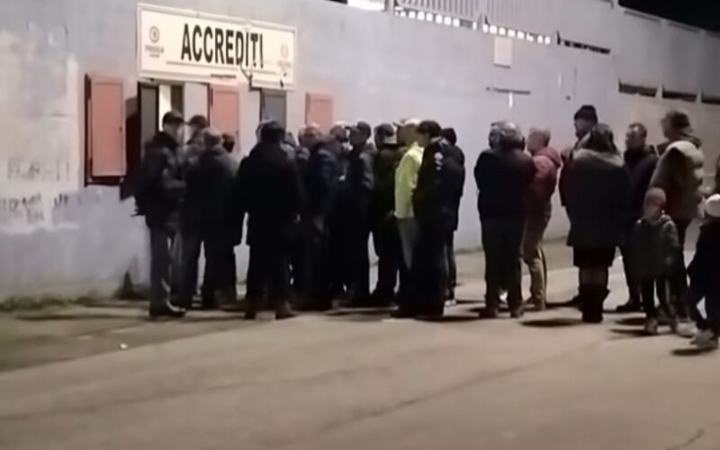 Il Giugliano credeva di giocare in uno stadio deserto, invece ci saranno oltre 10mila diavoli rossoneri sugli spalti