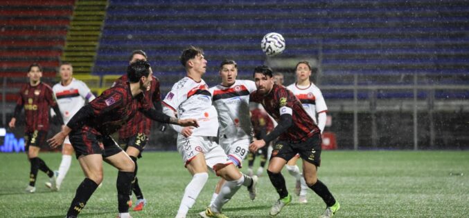 Due episodi sfortunati penalizzano eccessivamente il Foggia, regalando i tre punti al Sorrento (2-1)