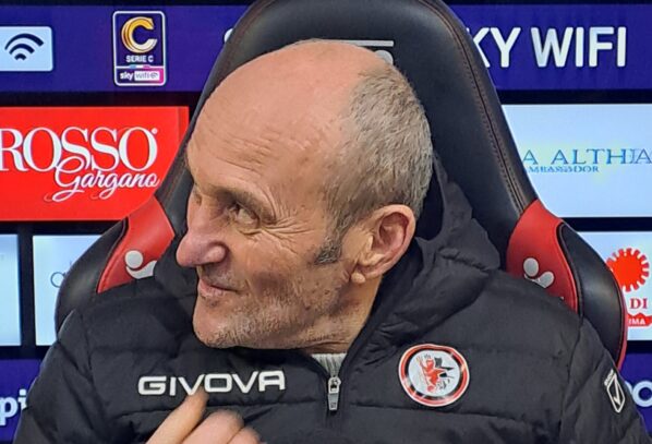 Ufficiale: Cangelosi rassegna le dimissioni