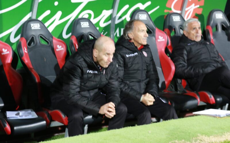 Cangelosi: “Primo tempo discreto, poi siamo crollati psicologicamente”