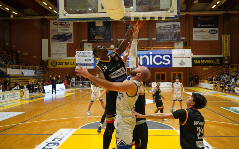 Un’altra vittoria che accende l’entusiasmo di un’intera città! L’Allianz Pazienza manda ko Fabriano
