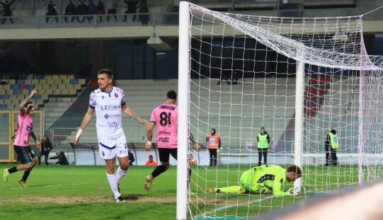 Con il Casarano settima sconfitta consecutiva (1-2). E’ sempre più buio pesto