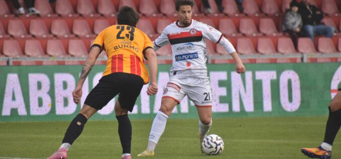 Il Foggia mette paura al Benevento ma torna ancora una volta a mani vuote (1-0)