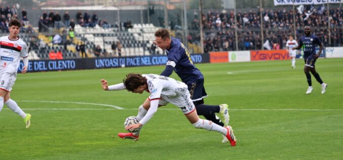 Rotto l’incantesimo. Il Foggia torna a casa con un pareggio (0-0) senza mai correre pericoli. E nel finale poteva arrivare la solita beffa…