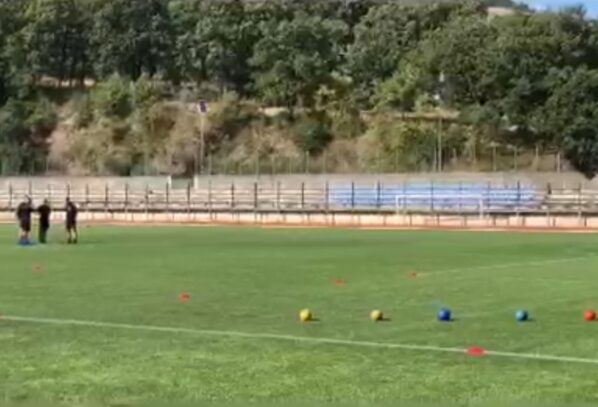 I primi scatti del ritiro rossonero