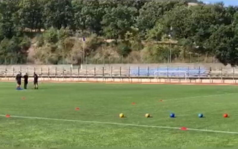 I primi scatti del ritiro rossonero