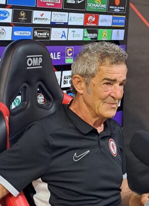 Auteri: “Con il Crotone giocheremo senza timori. Per alcuni calciatori potrà contare l’impatto del campo”