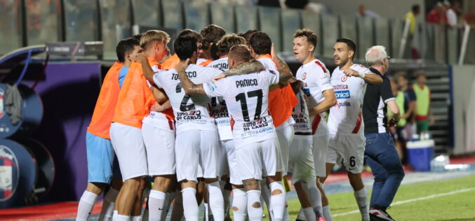 Il Foggia batte il Crotone (0-1) ed apre un nuovo corso. Grazie ragazzi, finalmente basta con le figuracce!