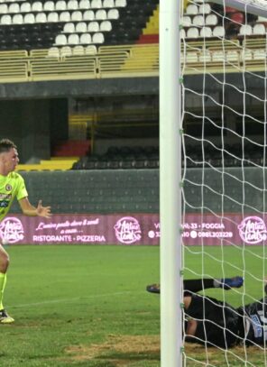 Foggia 1-2 Altamura. Buon primo tempo dei rossoneri, poi emerge la preparazione degli ospiti