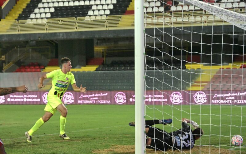 Foggia 1-2 Altamura. Buon primo tempo dei rossoneri, poi emerge la preparazione degli ospiti